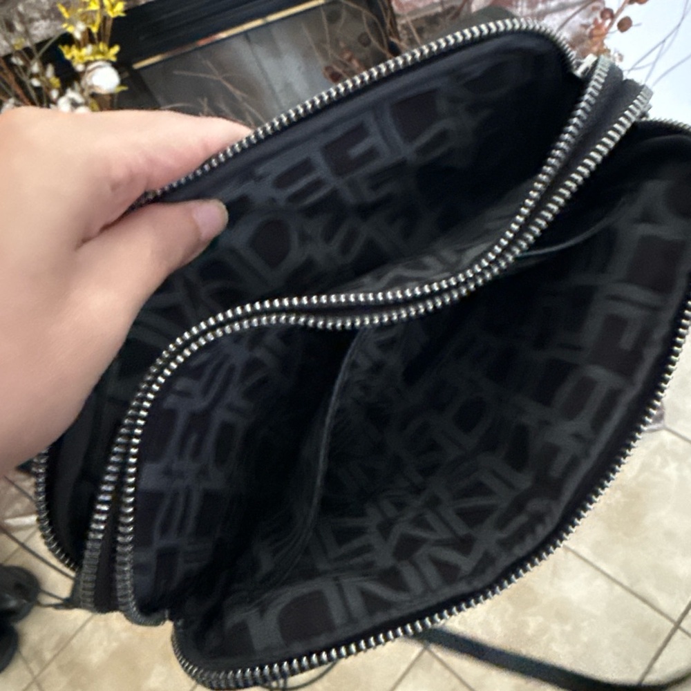 NWT LIEBESKIND BERLIN Mareike Black Crossbody Bag - Picture 7 of 10